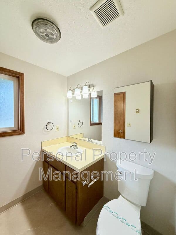 Vancouver House: 414 W 39th St
