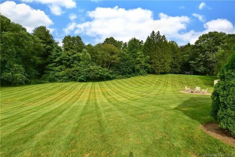 Enfield House: 281 Abbe Rd