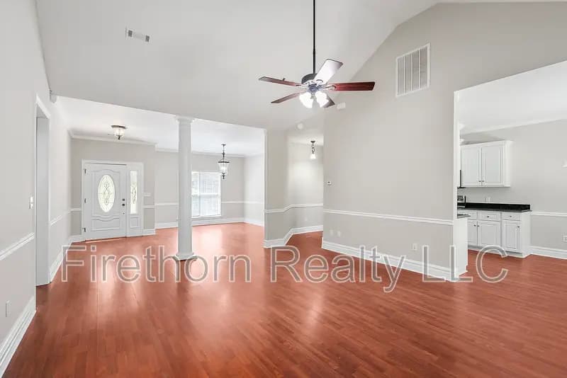 North Augusta House: 932 Sudlow Lake Road