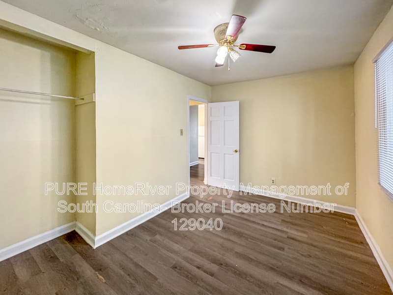 Columbia House: 2413 Laurel St