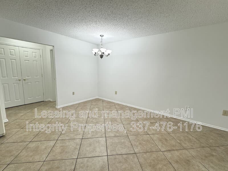 Baton Rouge Apartment: 7324 Menlo Drive