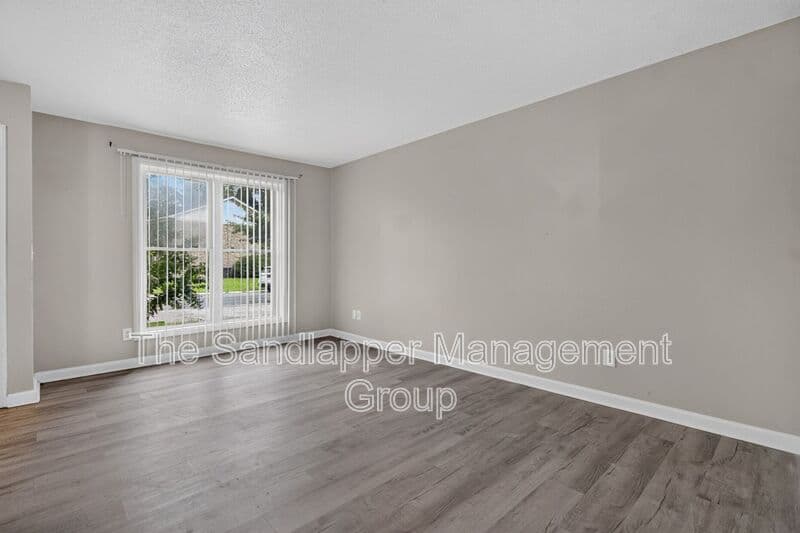 Summerville Townhome: 126 Langley Drive