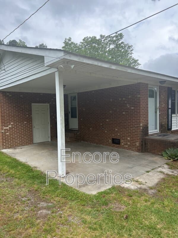Wilson House: 5744 US Hwy Alt 264 East