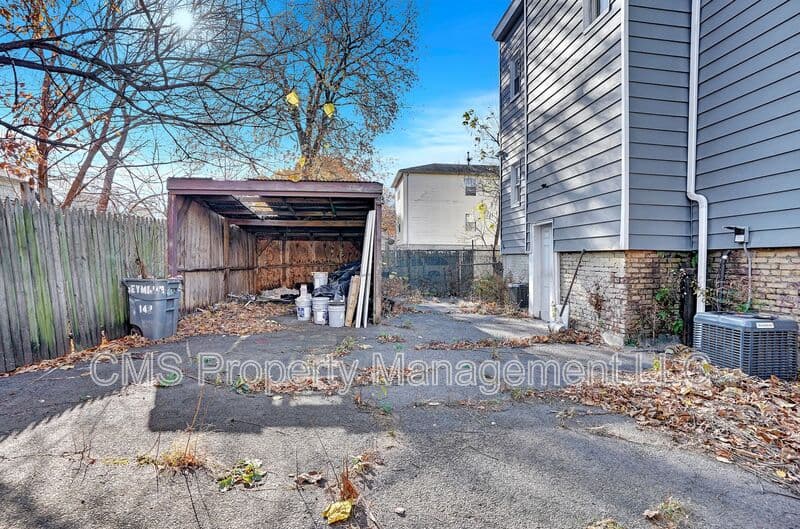 Newark Condo: 142-144 Seymour Ave