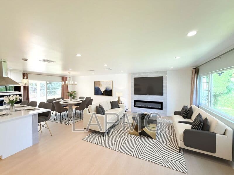Pacoima House: 10839 Fellows Avenue