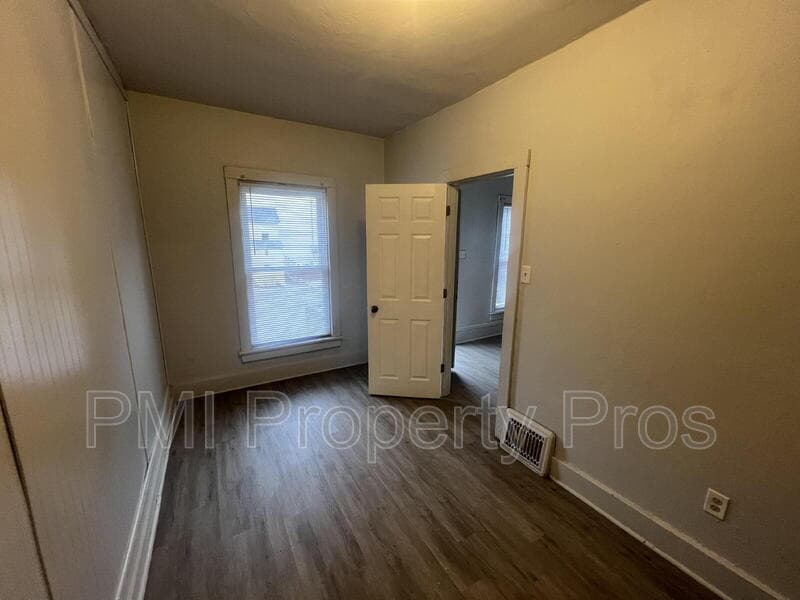 Milwaukee Condo: 2439A N Dr William Finlayson