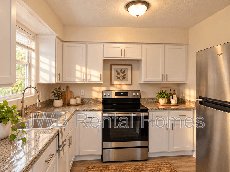 Jacksonville House: 2567 25th St W