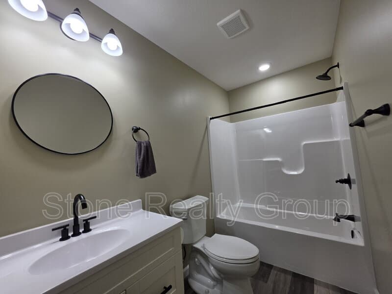 Terre Haute House: 2256 5th Avenue
