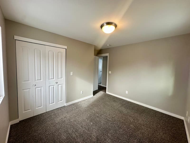 Cedar Rapids House: 2418 Wisconsin St SW