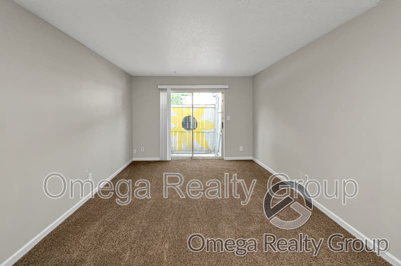 Bessemer Apartment: 425 Oakwood Ave