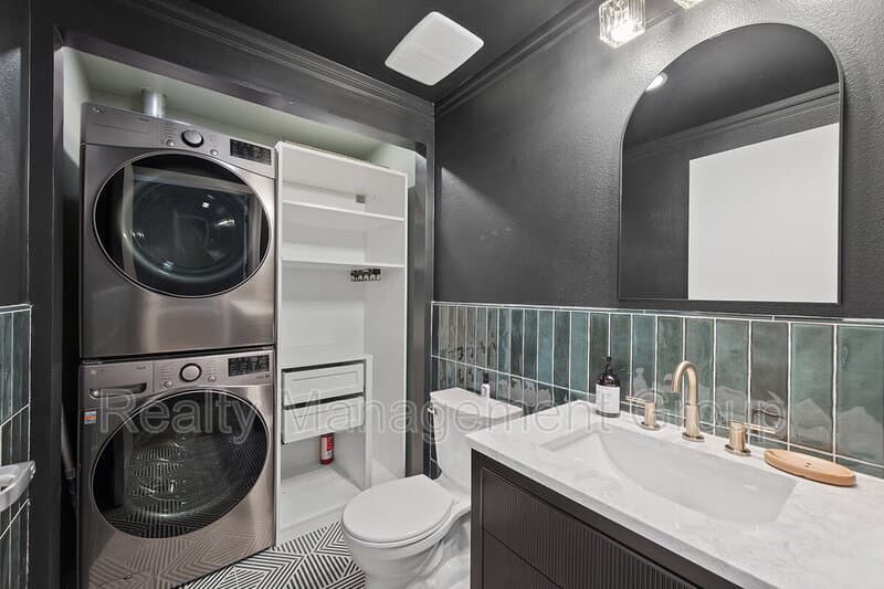 San Diego Condo: 877 Island Ave