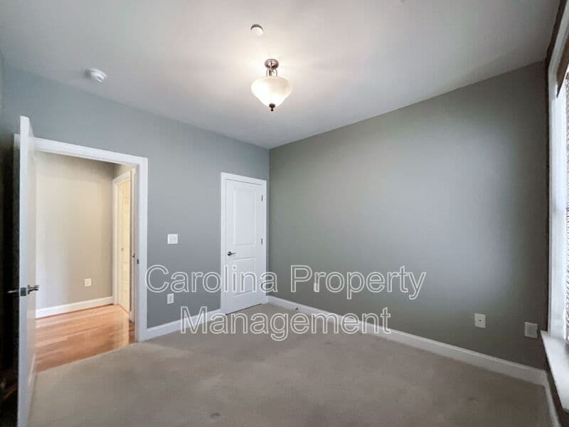 Charlotte House: 518 Clarice Ave