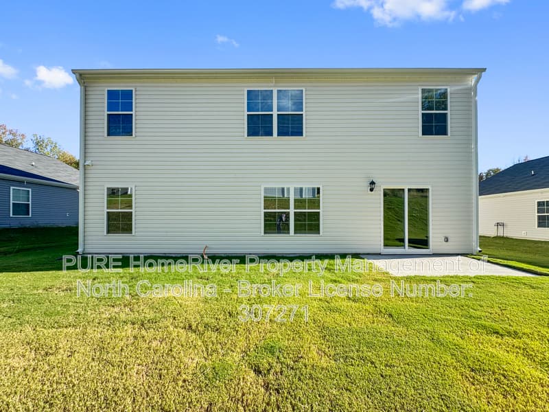 Winston Salem House: 4716 Mount Hope Dr
