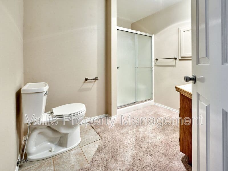 Salem House: 5877 Cobalt Loop Southeast