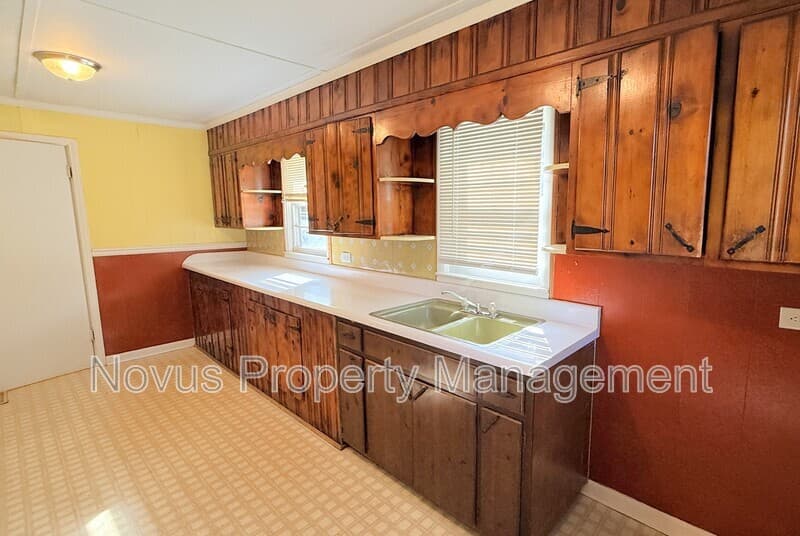 Tallapoosa House: 126 Kiker Street