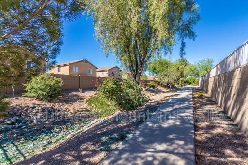Coolidge House: 1333 W Pima Avenue
