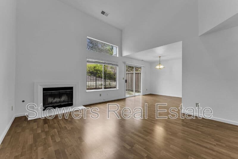 Danville House: 309 Camino Arroyo