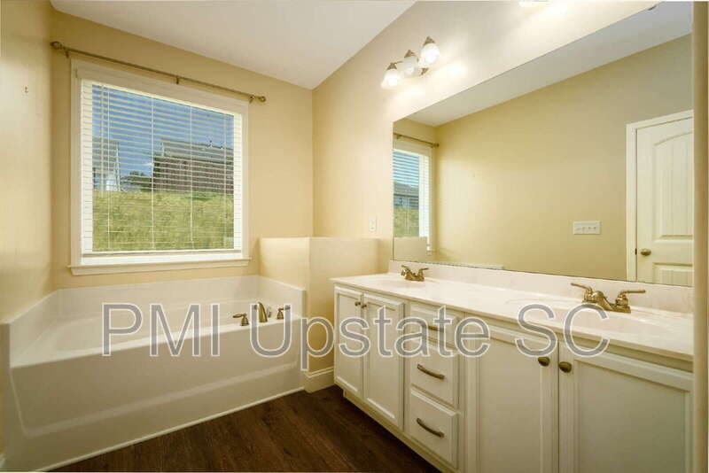Moore House: 567 Chantry Ln
