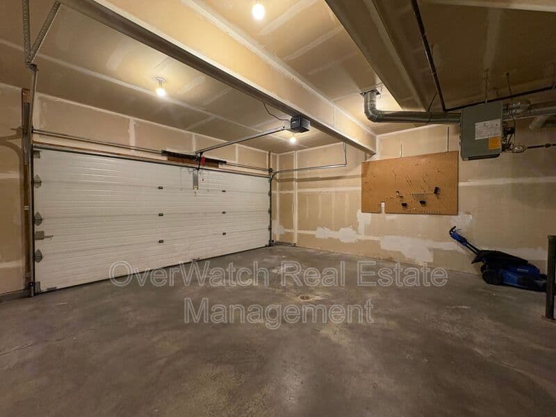 Eagle River House: 20332 Glacier Park Circle