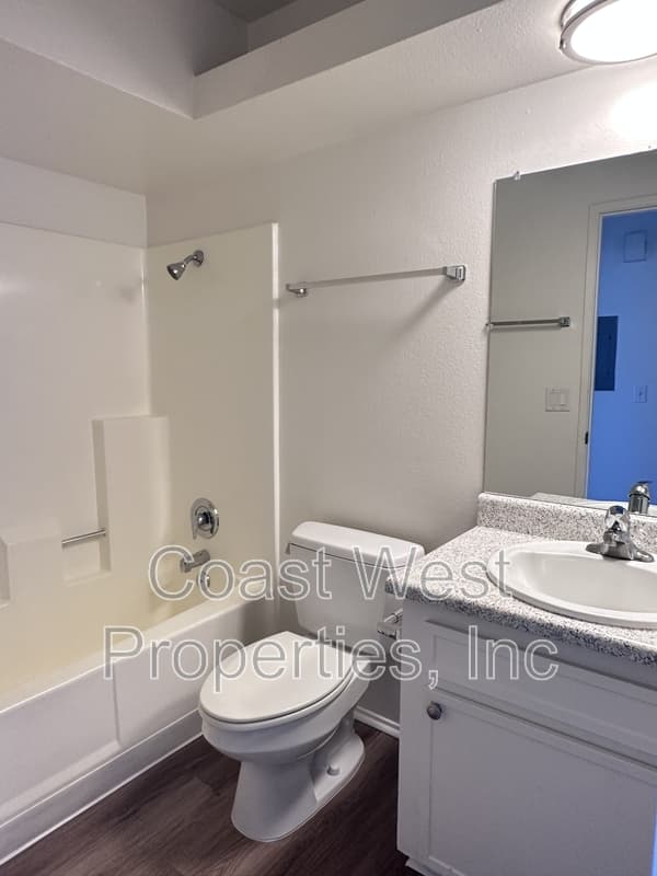 Carlsbad Condo: 495 Chestnut Ave - E