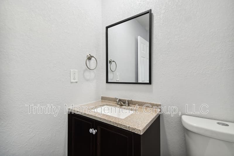 Dunedin House: 1051 Dogwood Drive - Room 1