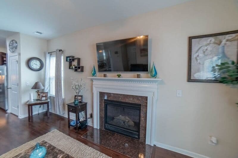 Pooler House: 341 Casey Dr