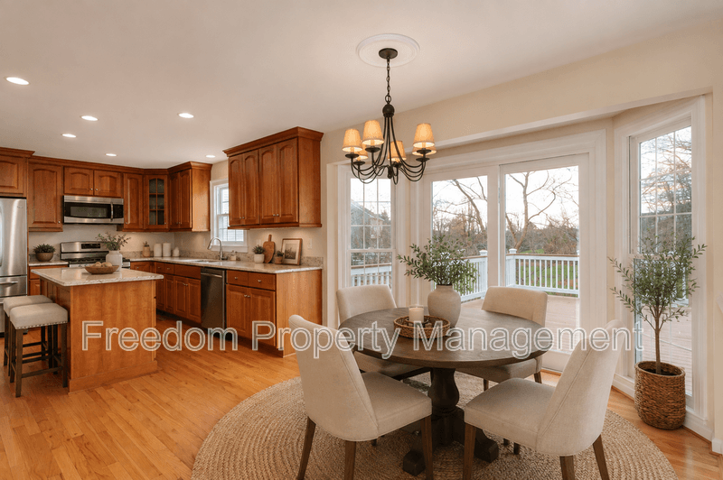 Warrenton House: 80 Brookshire Dr