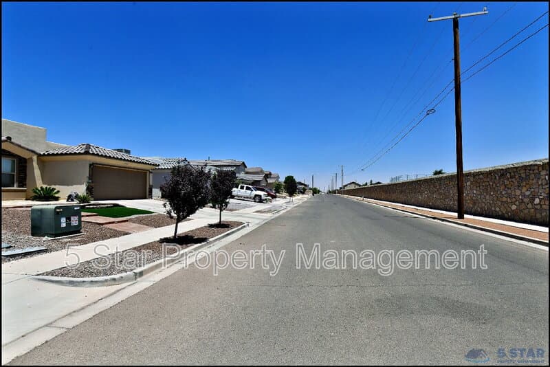 Horizon City House: 963 Aircoupe Way !!