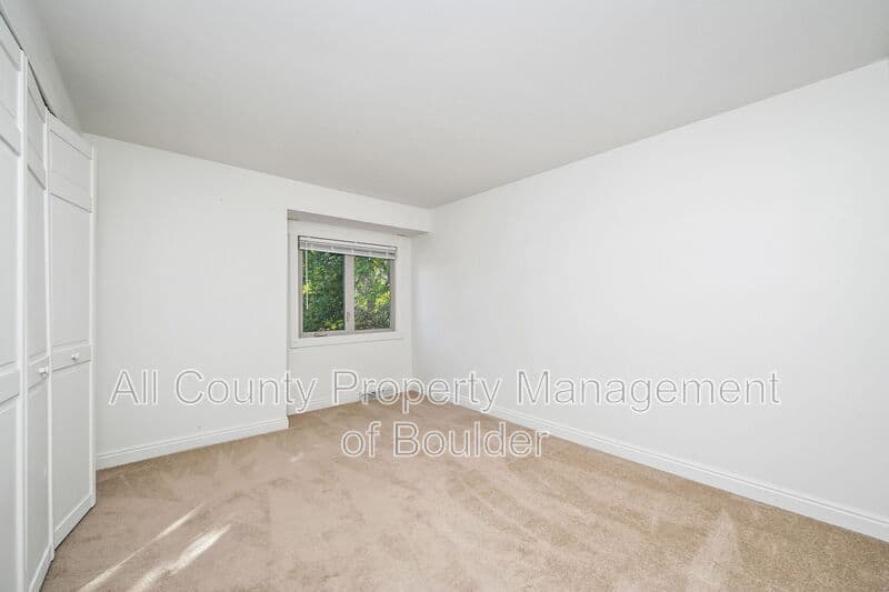 Boulder House: 4453 Pali Way