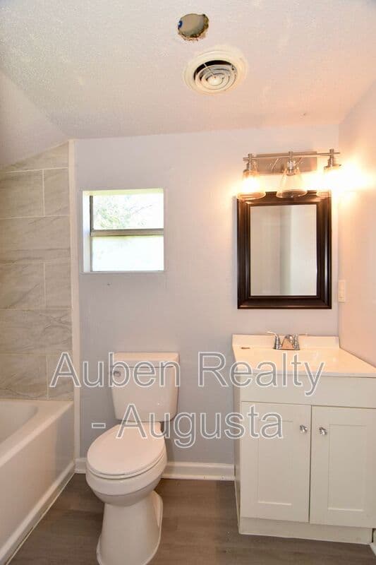 Augusta House: 1015 8th Street