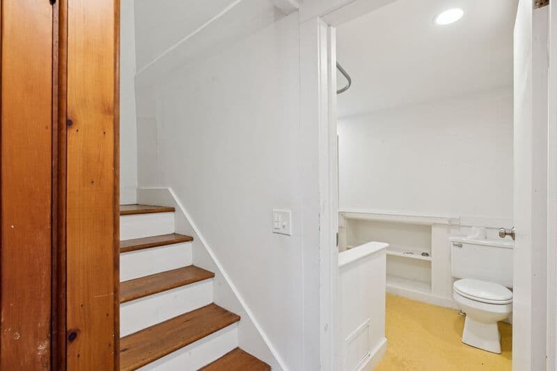 York House: 5 Sentry Hill Road