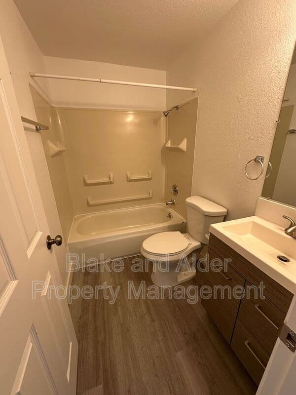 Portland House: 3877 NE 152nd Ave