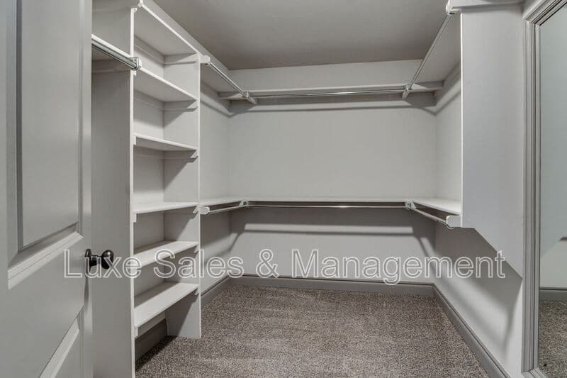 Edmond House: 6133 Oxnard St