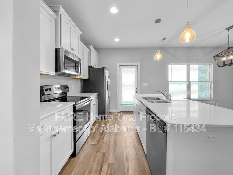 Meridianville House: 221 John Harold Dr