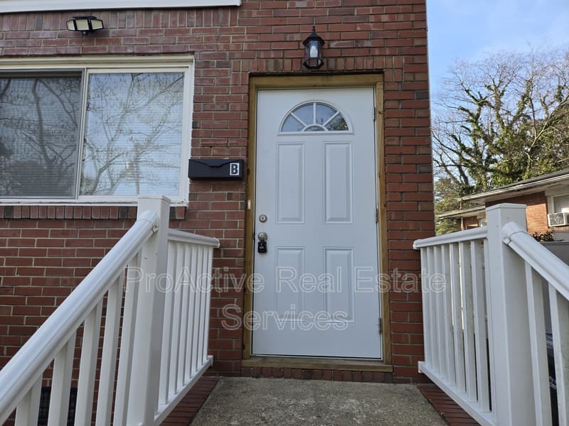 Norfolk Condo: 3875 Wake Circle - B