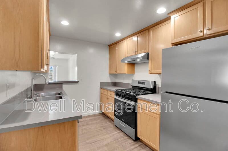 Spring Valley House: 9105 Rosedale Dr