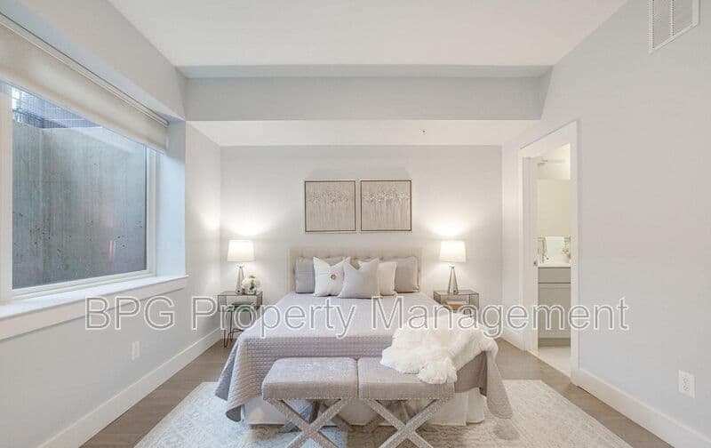 Washington Condo: 3227 Sherman Ave NW