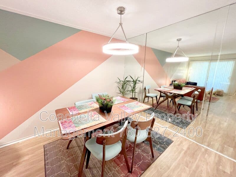 Palm Springs Condo: 2860 N Los Felices Rd
