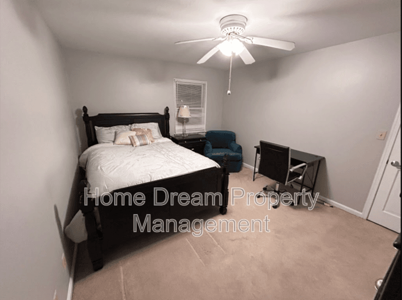 Fredericksburg House: 1401 Bragg Road A1