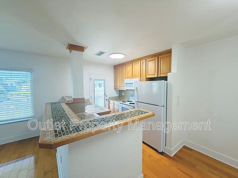 Maitland Condo: 1140 S Orlando Avenue