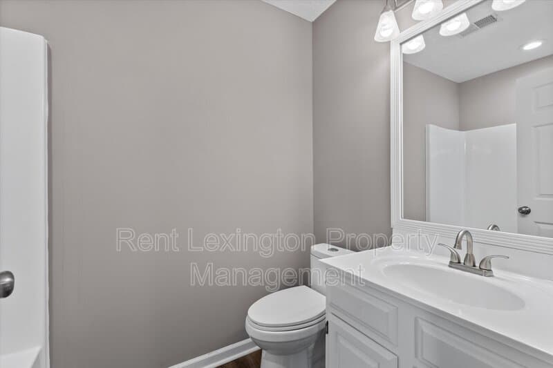 Lexington House: 3534 Cave Hill Place