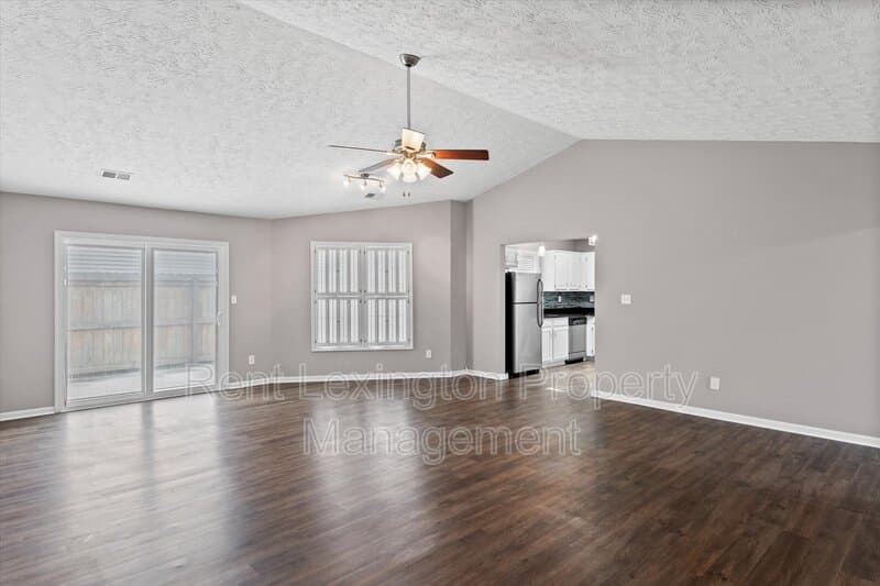 Lexington House: 3534 Cave Hill Place