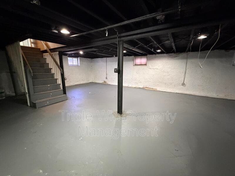 Saint Louis House: 8530 Lowell St