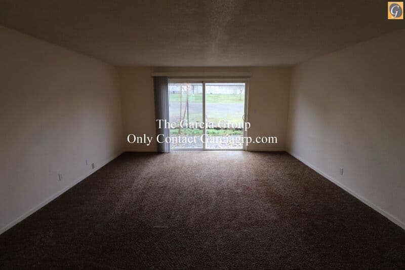 Oregon City Townhome: 581 Holmes Lane