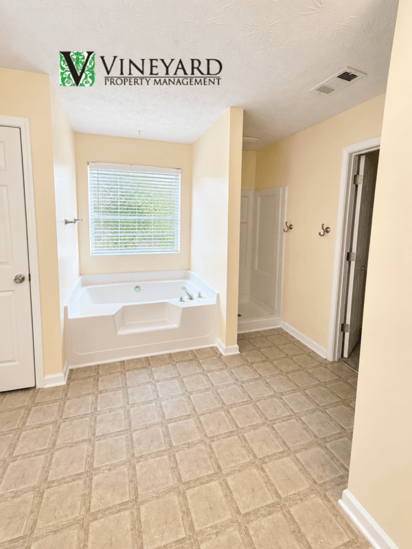 Acworth House: 3713 Crescent Hill Lane NW