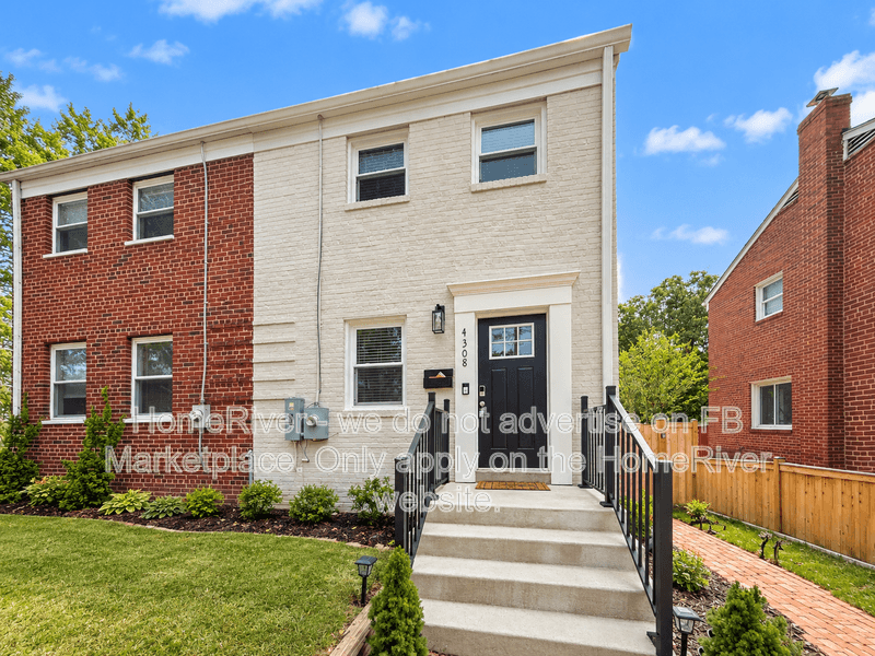 Alexandria Townhome: 4308 Vermont Ave