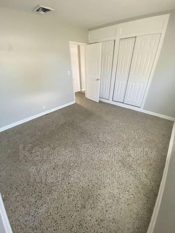 West Palm Beach House: 3716 Henry Ave