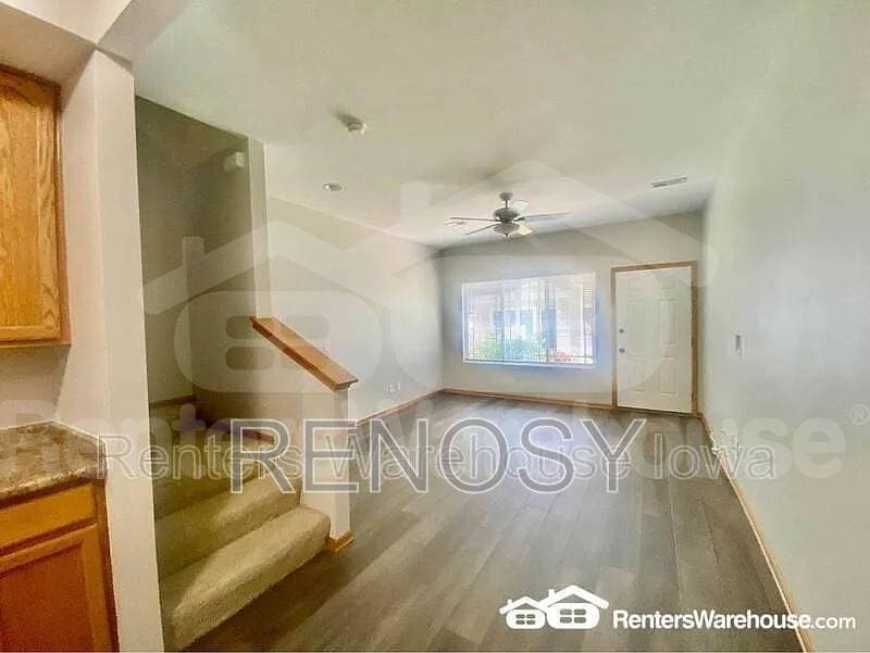 Ankeny House: 1143 ne 8th lane