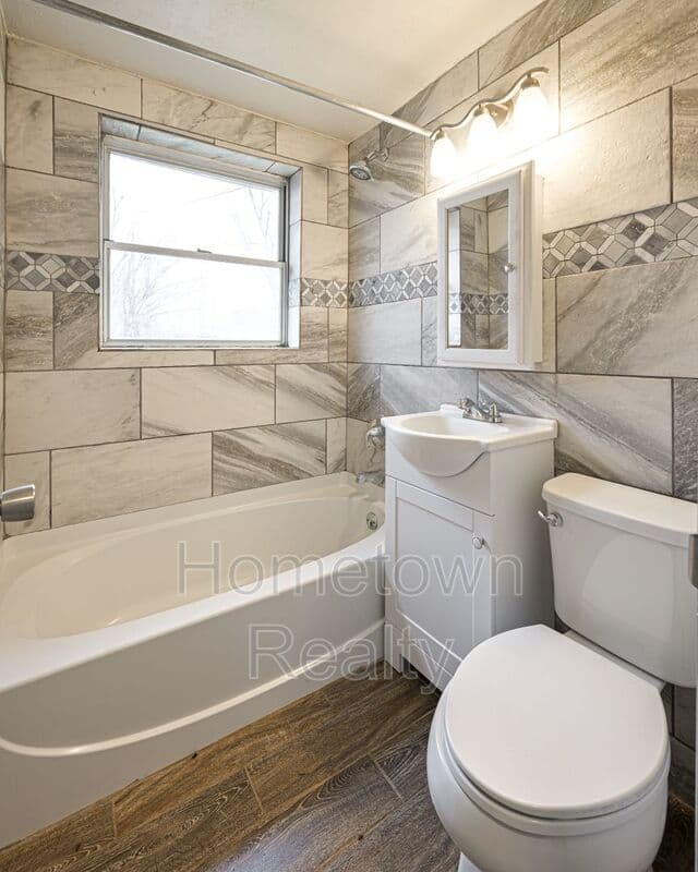 Del City House: 2124 S Sunnylane Road