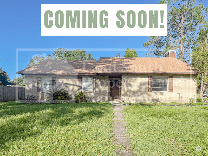 Lakeland House: 5011 Woodgreen Lane